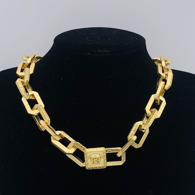 Versace necklace 06lyx35